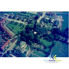 Luchtfoto Herwen Kerk en zusterhuis F00000574